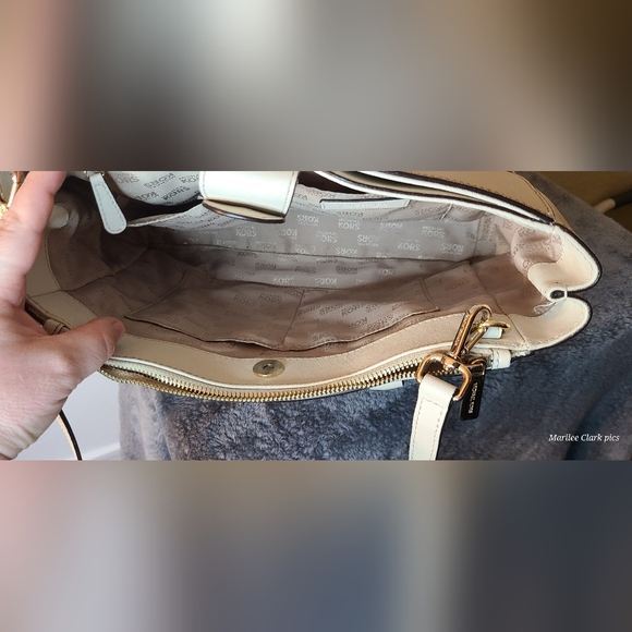 EUC Michael Kors tote bag - Picture 7 of 16